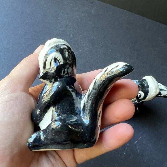 2 Vintage CERAMIC ARTS Studio Mother Mrs Skunk from Bambi 169-3 Figurine 3" Tall - Picture 9 of 11